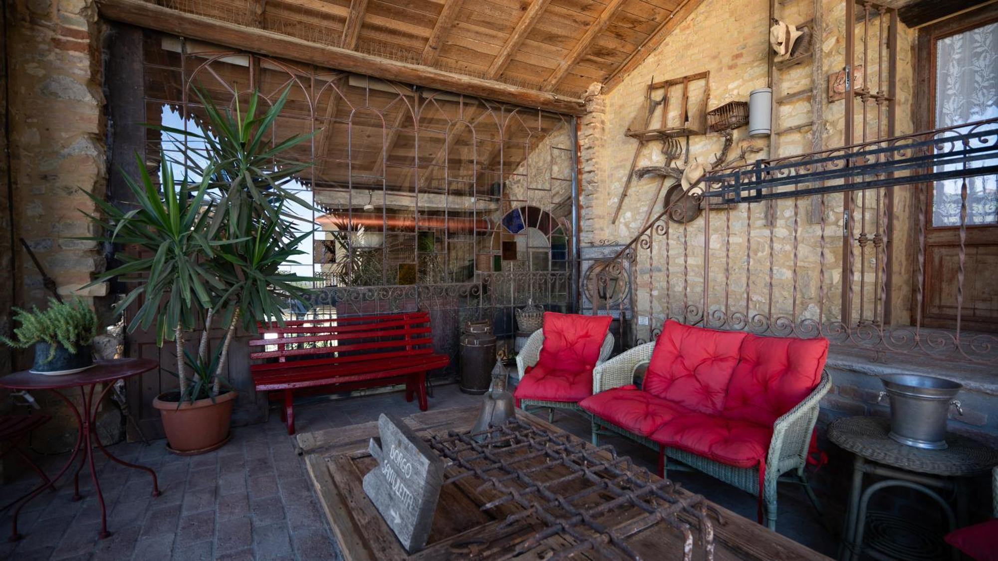Вилла Borgo Santuletta Santa Giuletta Экстерьер фото